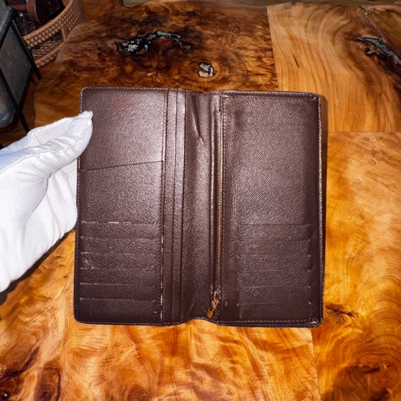 Louis Vuitton
Vintage 2007 damier long Bifold Wallet - Picture 7 of 17